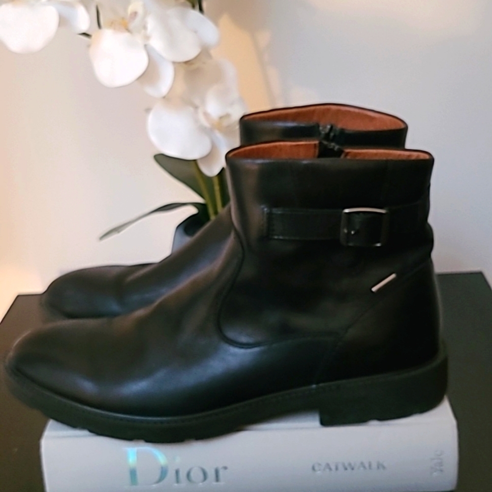 Geox Men's Black Leather Ankle Boots Size 44. EUC